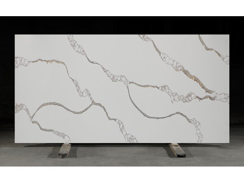 Calacatta kullast valmistatud kvartsist kiviplaat